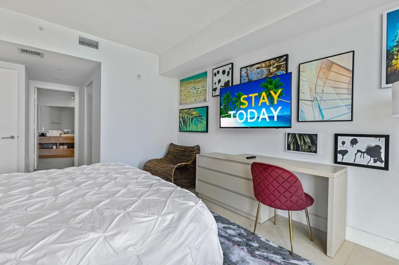 Seashore Resort - 2 Bedroom Right On The Beach Direct Ocean-View With Amenities On The Rooftop Hollywood Zewnętrze zdjęcie