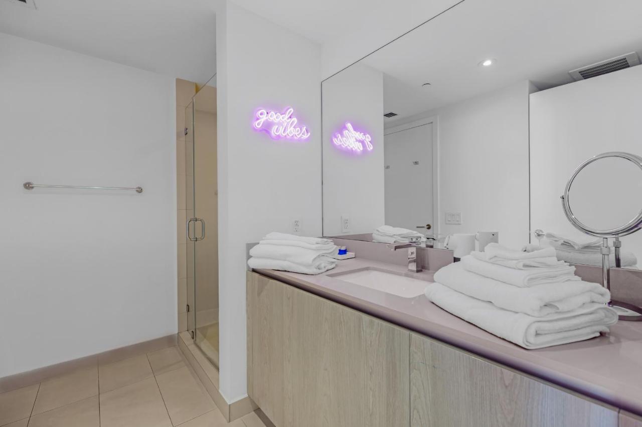 Seashore Resort - 2 Bedroom Right On The Beach Direct Ocean-View With Amenities On The Rooftop Hollywood Zewnętrze zdjęcie