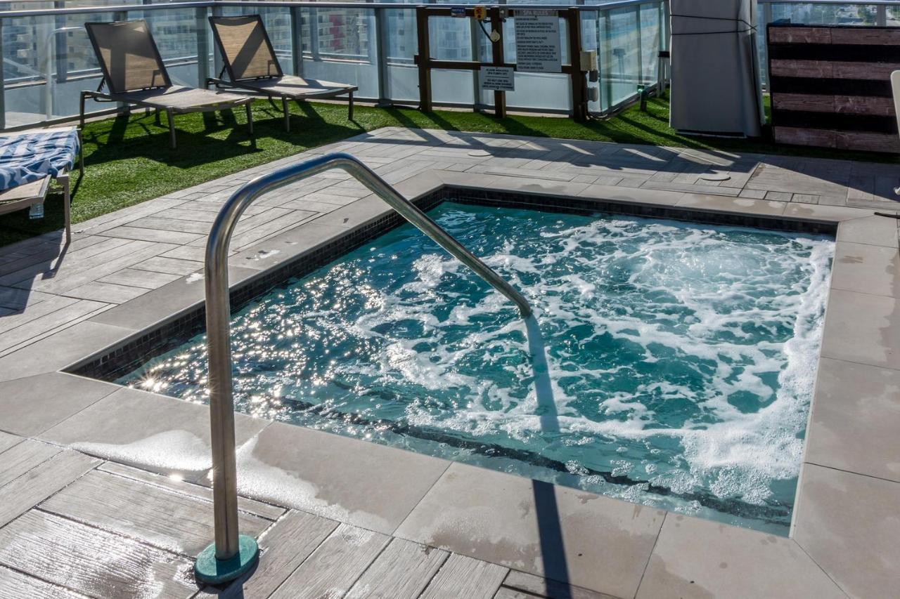 Seashore Resort - 2 Bedroom Right On The Beach Direct Ocean-View With Amenities On The Rooftop Hollywood Zewnętrze zdjęcie